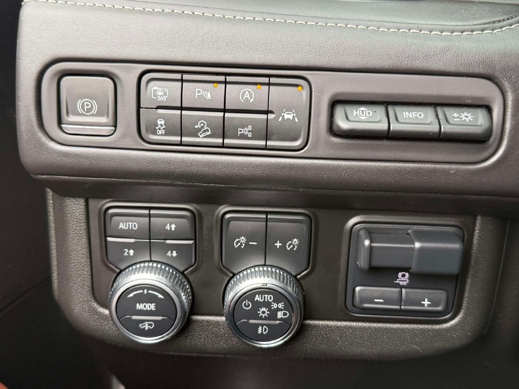 2023 GMC Yukon XL Denali Ultimate