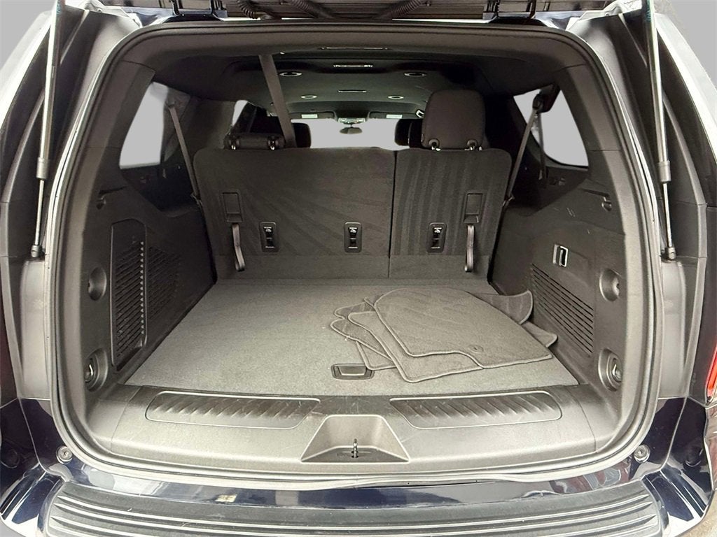 2023 Chevrolet Suburban LS