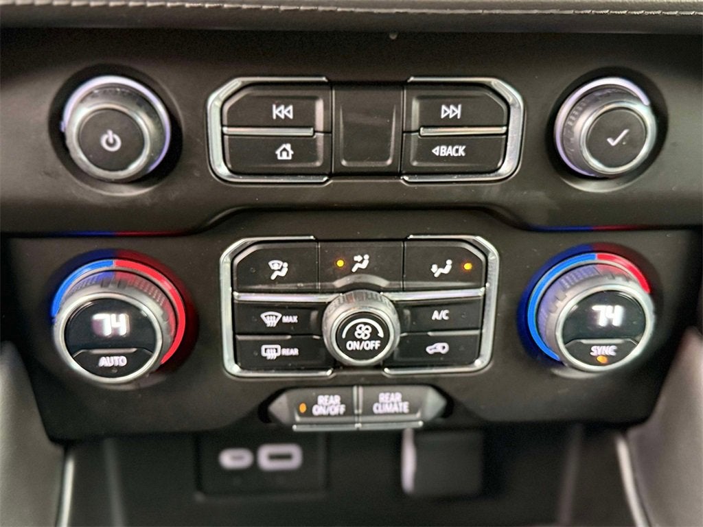 2023 Chevrolet Suburban LS