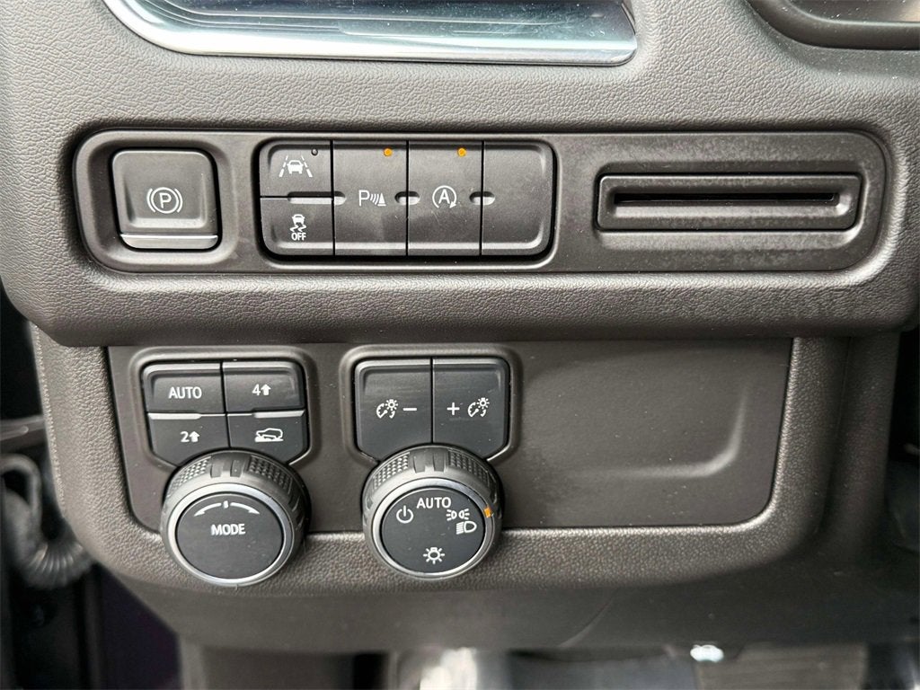 2023 Chevrolet Suburban LS