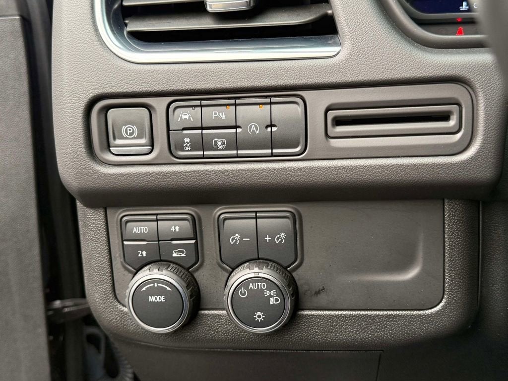 2024 Chevrolet Suburban RST