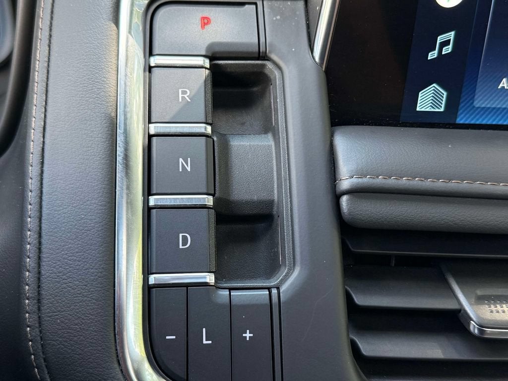 2022 Chevrolet Suburban High Country