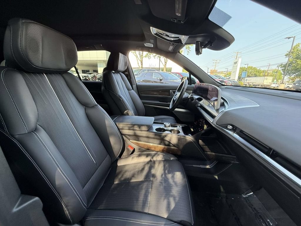2026 Cadillac VISTIQ Luxury