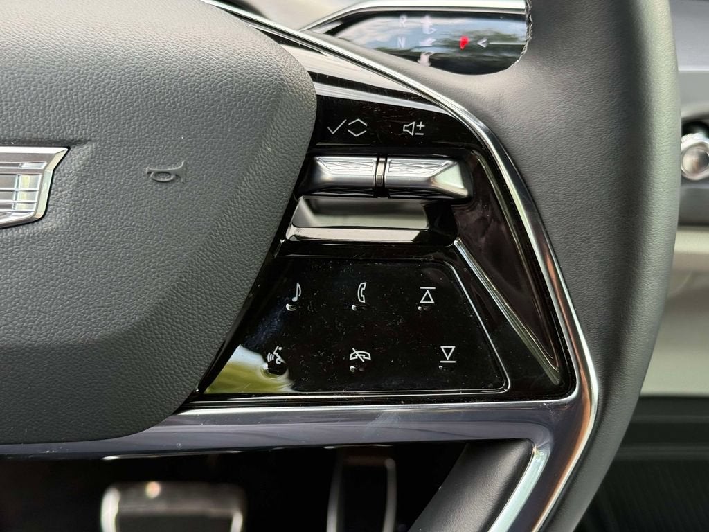 2026 Cadillac VISTIQ Luxury