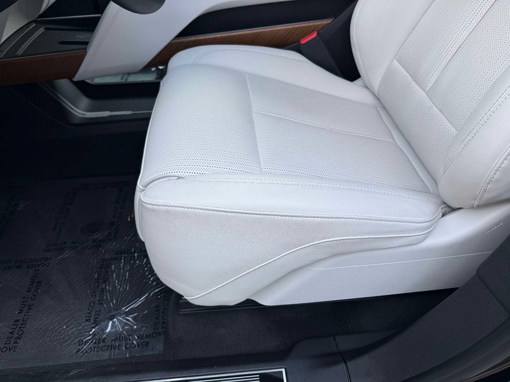 2026 Cadillac VISTIQ Luxury