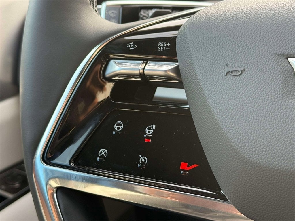 2026 Cadillac VISTIQ Luxury