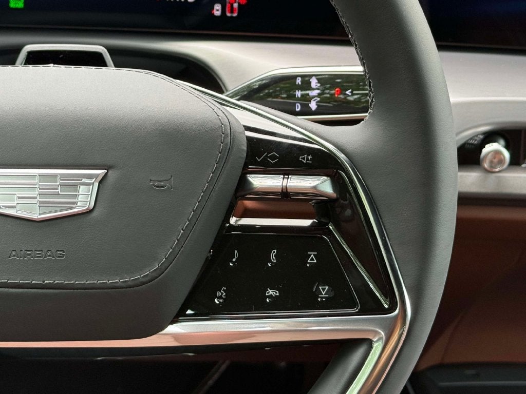 2027 Cadillac VISTIQ Platinum