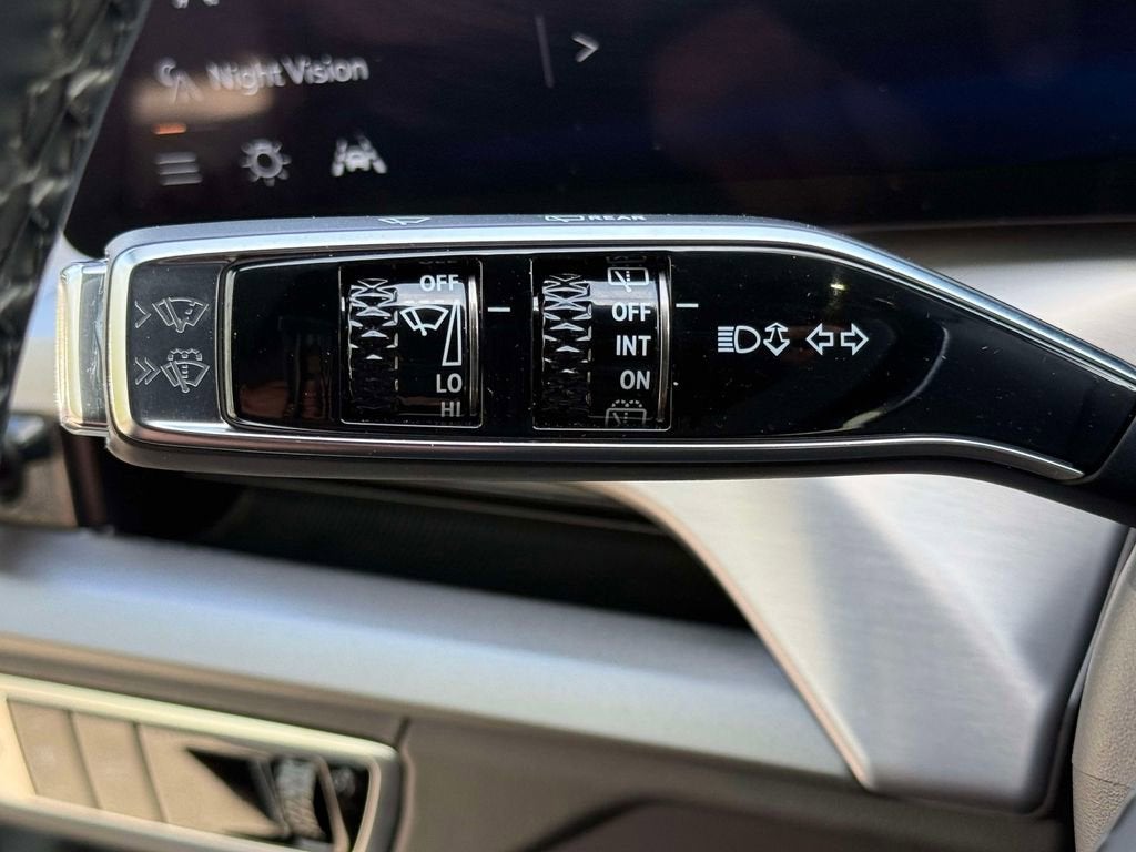 2026 Cadillac VISTIQ Platinum