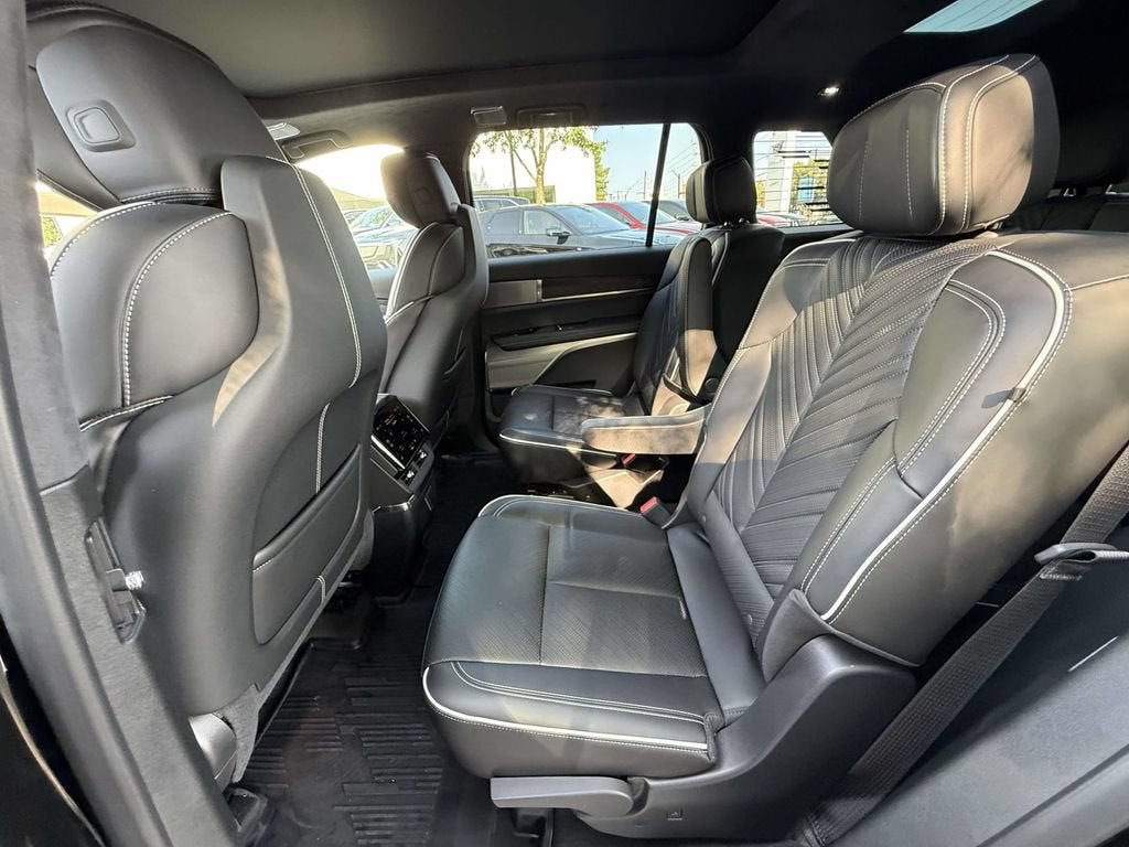 2026 Cadillac VISTIQ Platinum