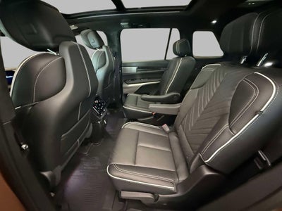 2027 Cadillac VISTIQ Platinum