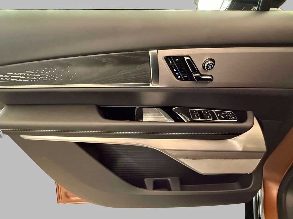 2027 Cadillac VISTIQ Platinum