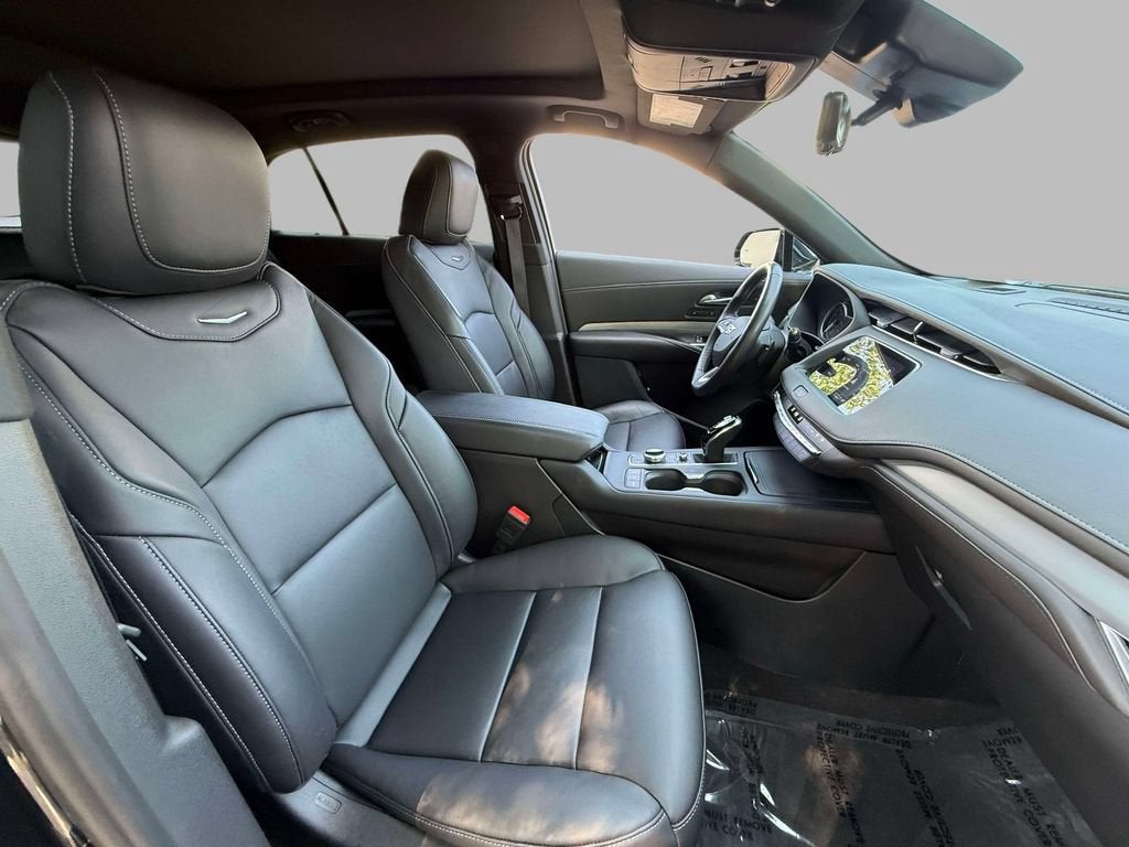 2023 Cadillac XT4 AWD Premium Luxury