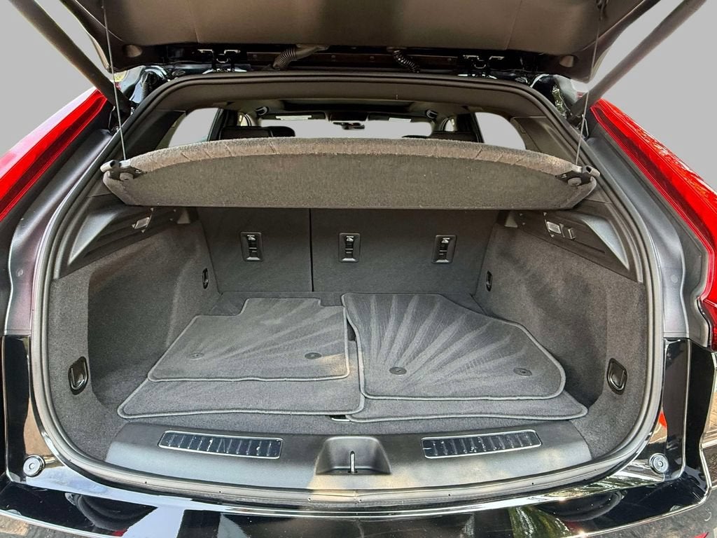 2023 Cadillac XT4 AWD Premium Luxury