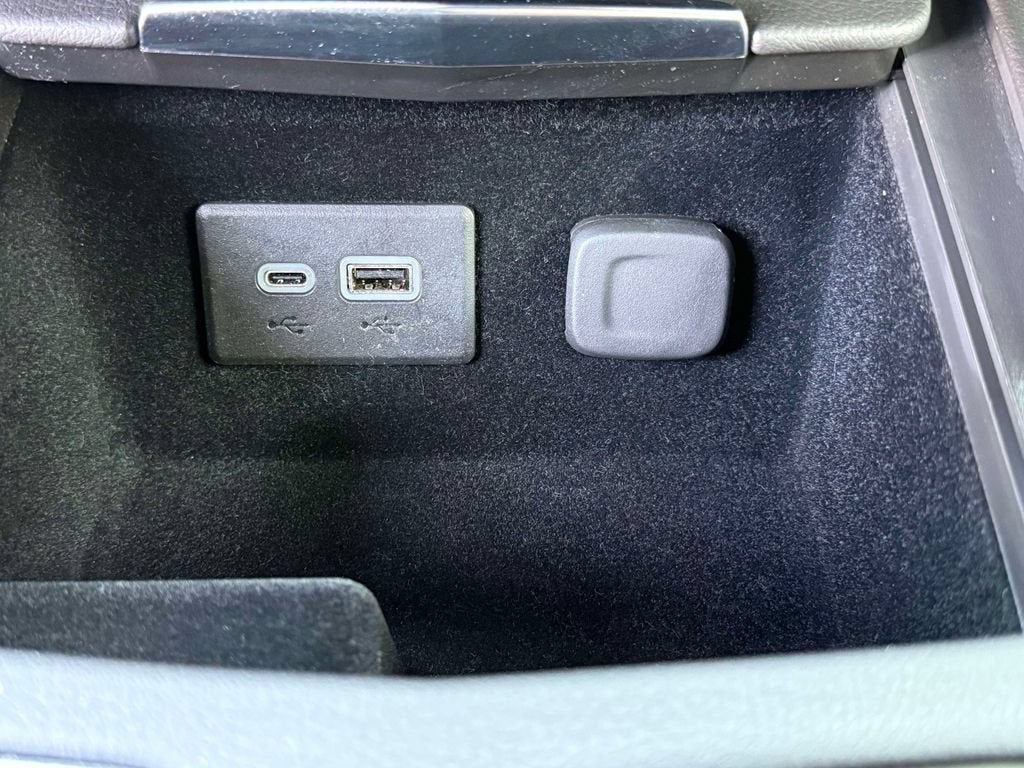 2023 Cadillac XT4 AWD Premium Luxury