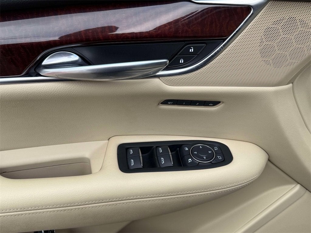 2017 Cadillac XT5 Luxury FWD