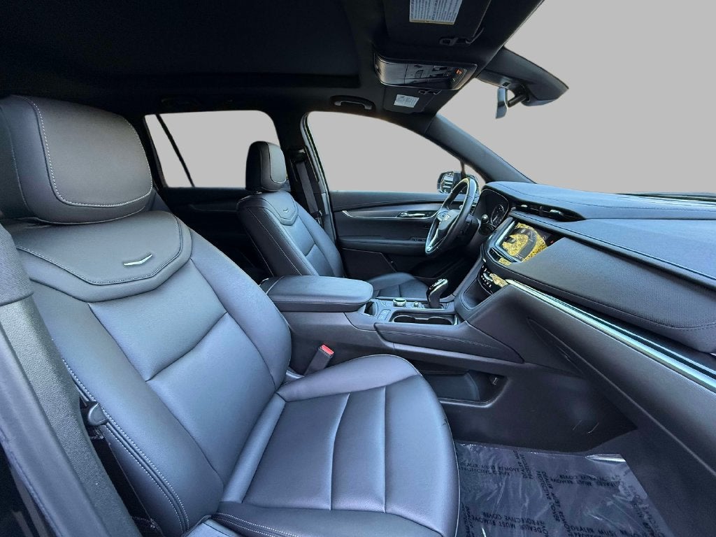 2025 Cadillac XT6 Luxury