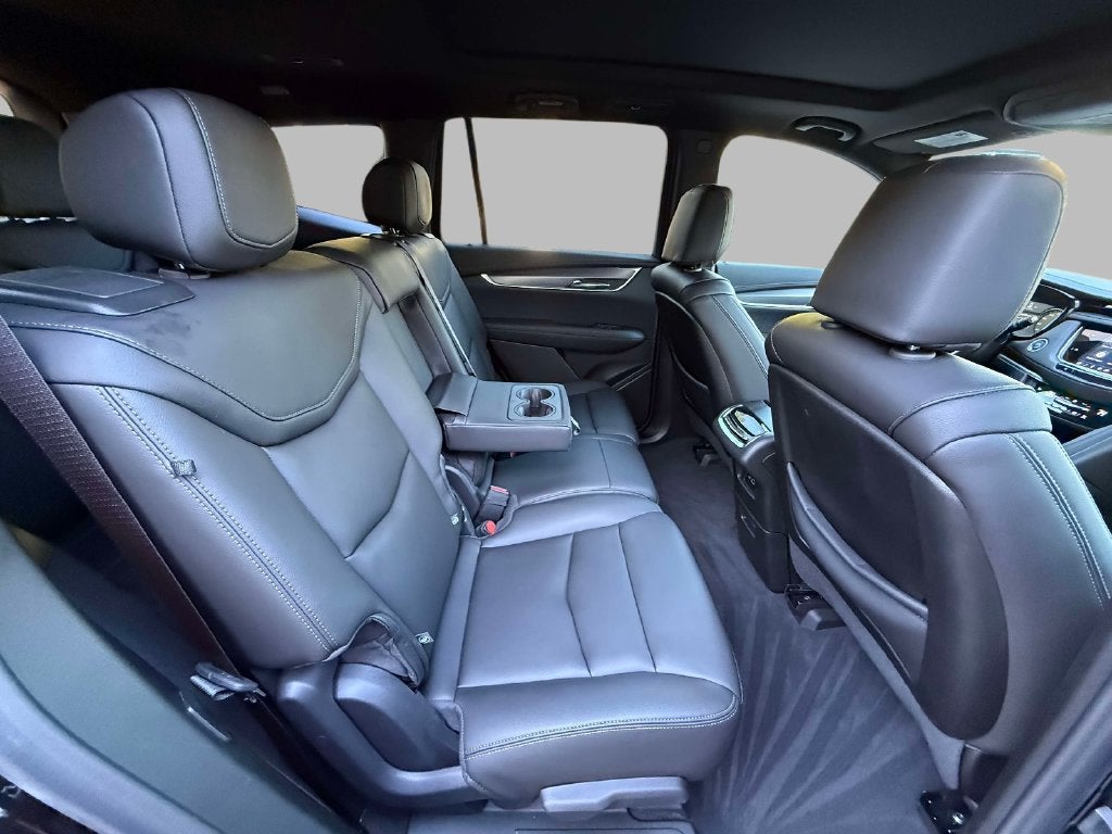 2025 Cadillac XT6 Luxury