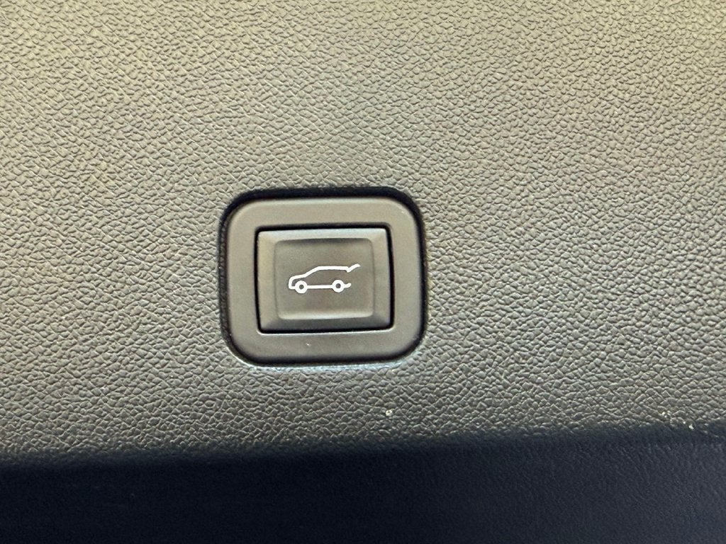 2025 Cadillac XT6 Luxury