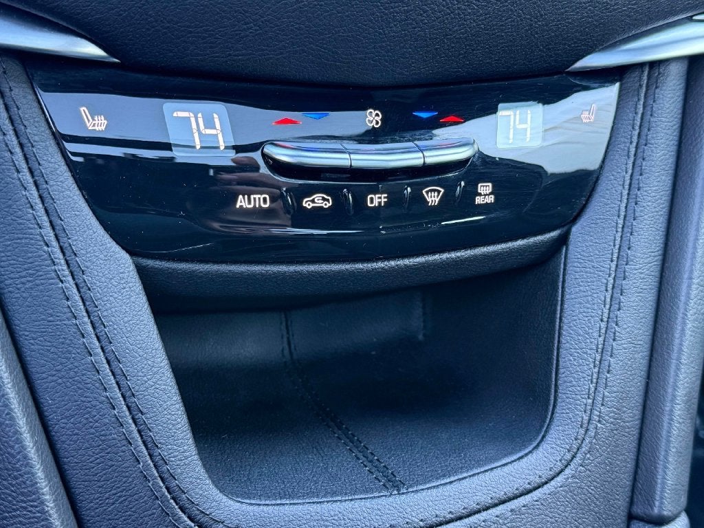 2025 Cadillac XT6 Luxury