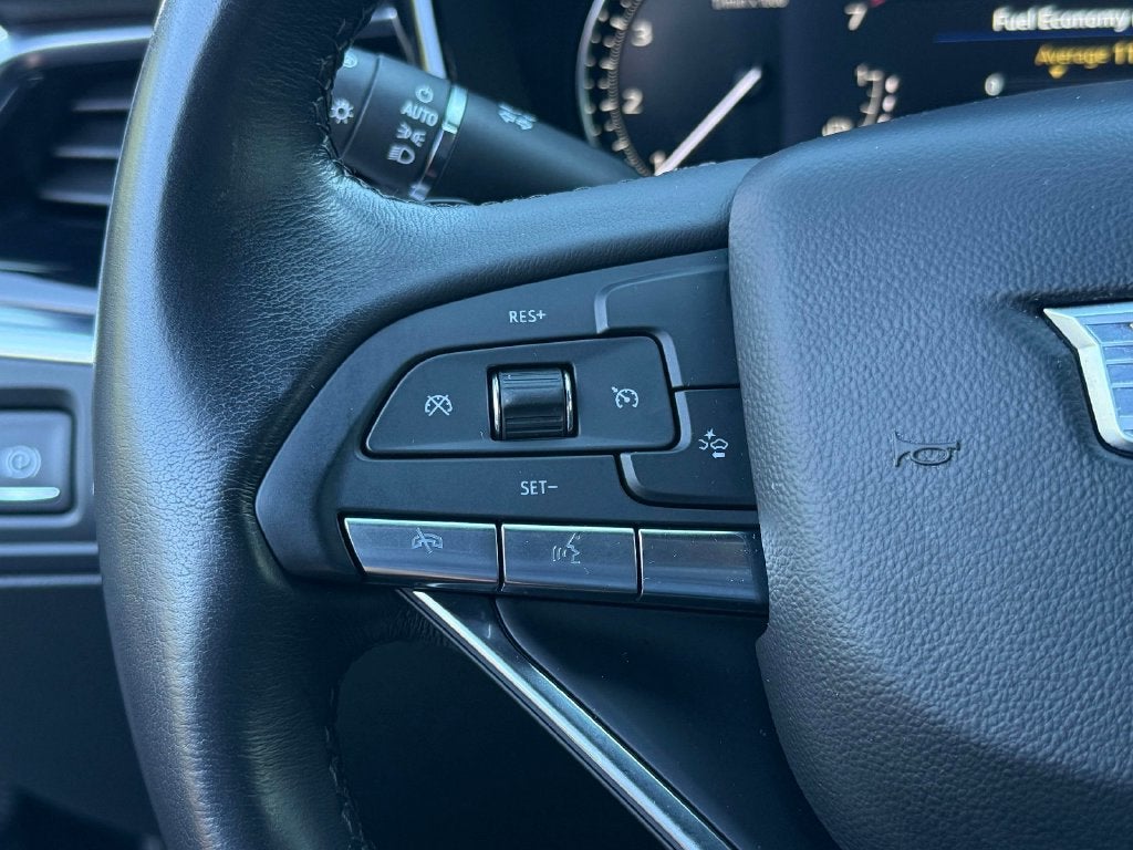 2025 Cadillac XT6 Luxury