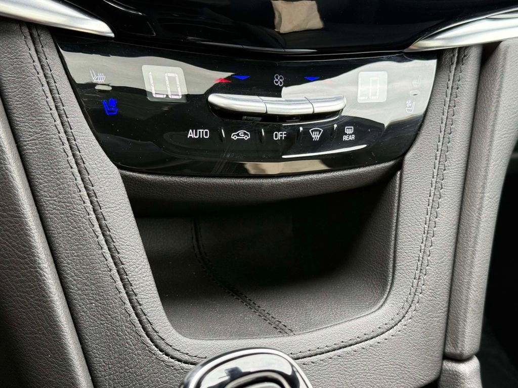 2025 Cadillac XT6 Sport