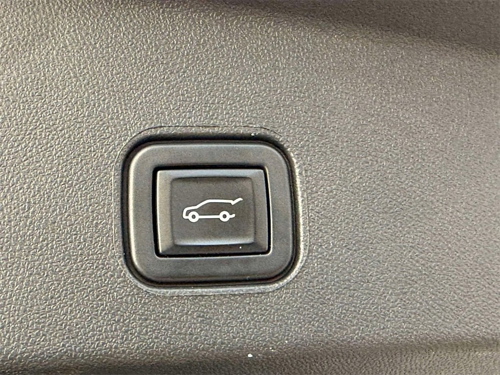 2023 Cadillac LYRIQ Luxury