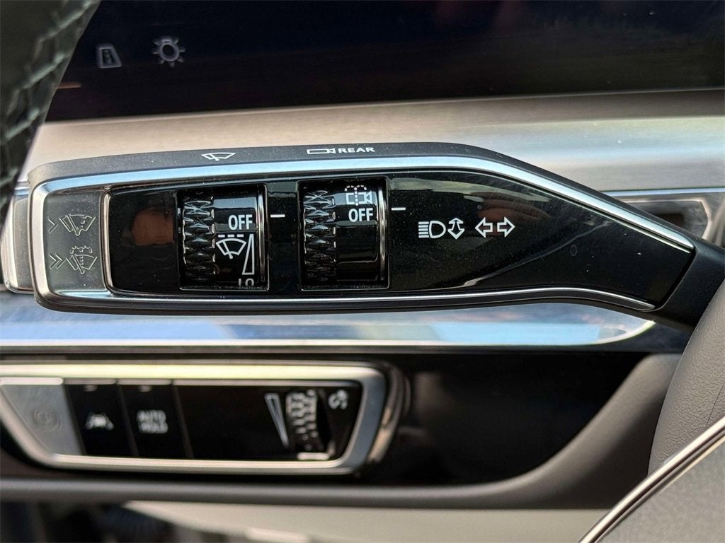 2023 Cadillac LYRIQ Luxury