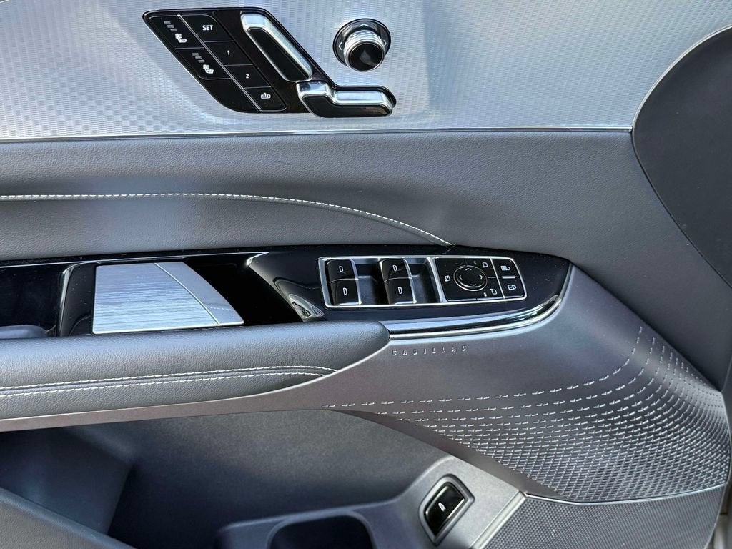 2024 Cadillac LYRIQ Tech