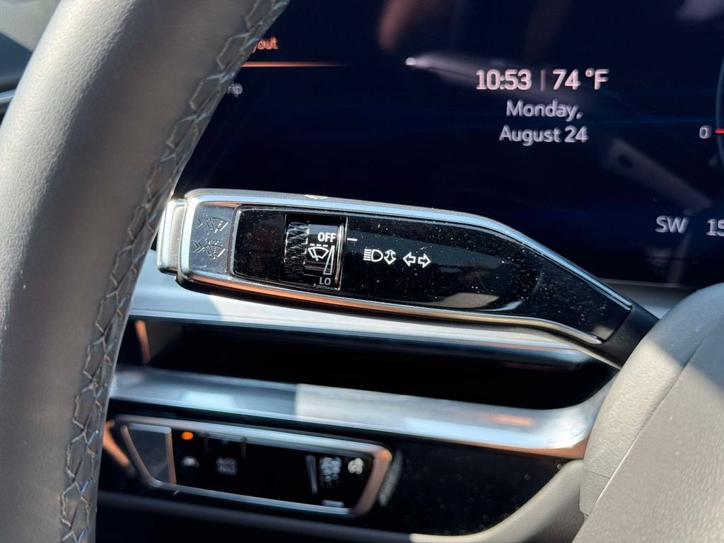 2025 Cadillac LYRIQ Luxury 1