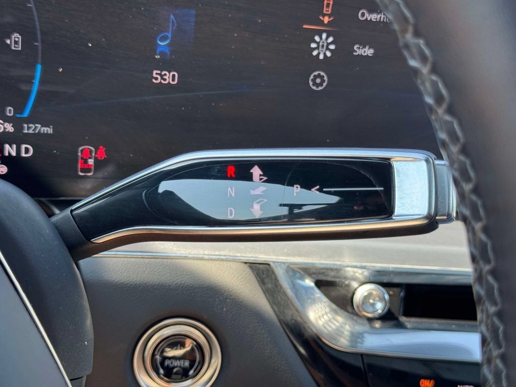 2025 Cadillac LYRIQ Luxury 1