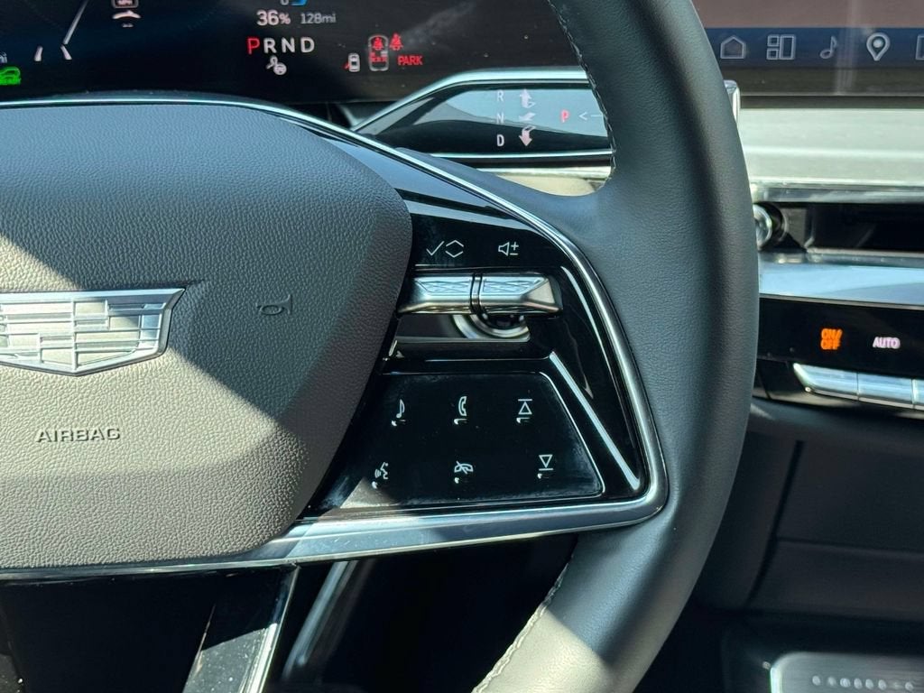 2025 Cadillac LYRIQ Luxury 1