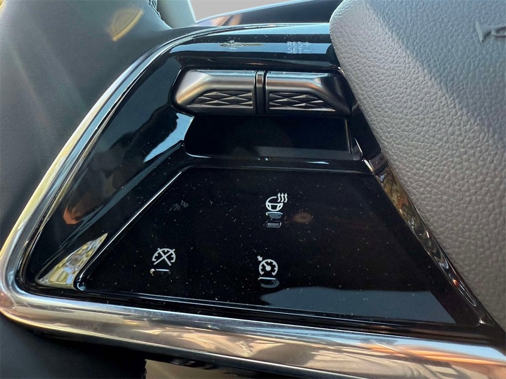 2025 Cadillac LYRIQ Luxury 1