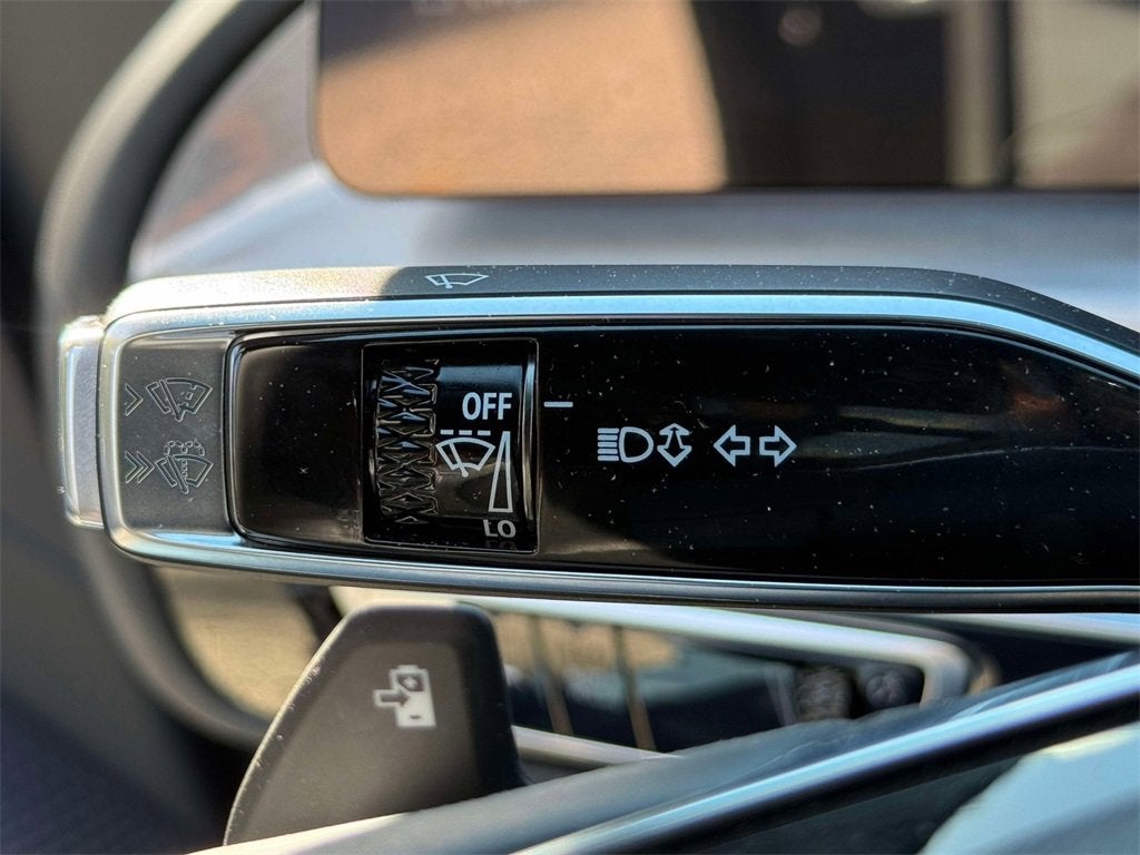 2025 Cadillac LYRIQ Luxury 1