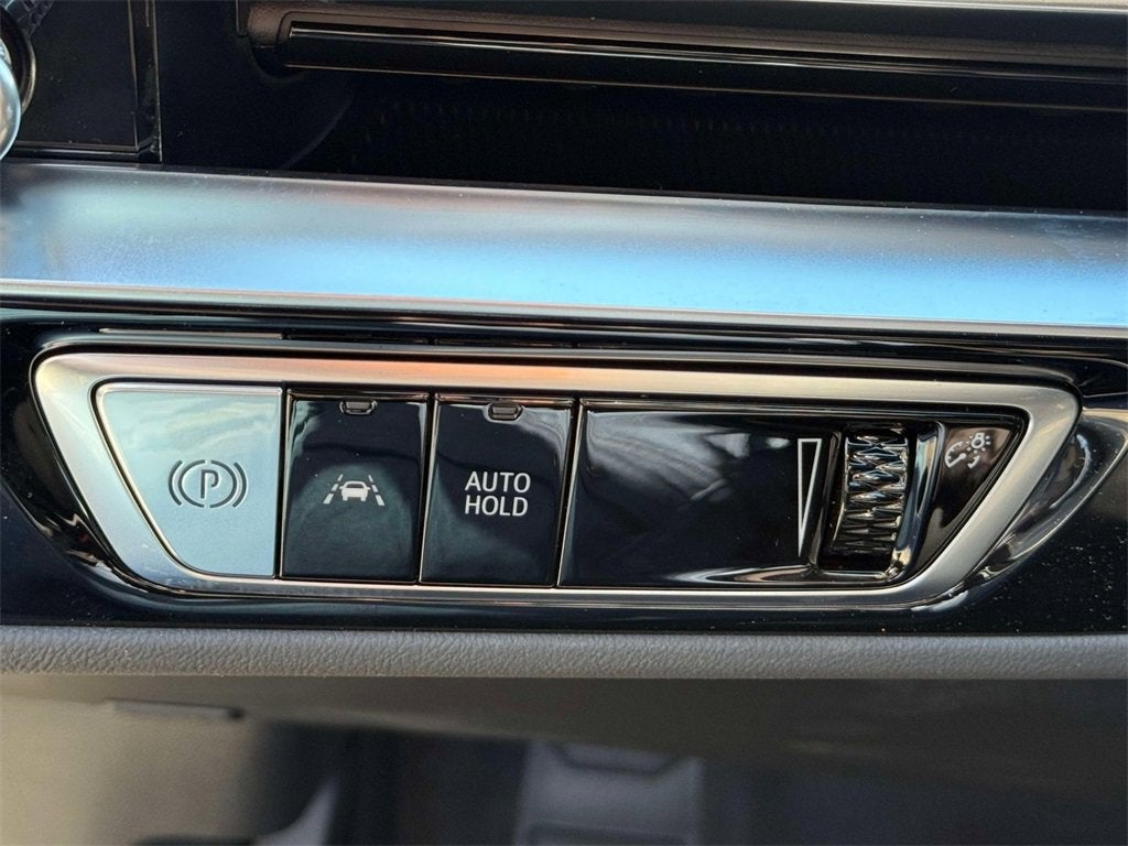 2025 Cadillac LYRIQ Luxury 1