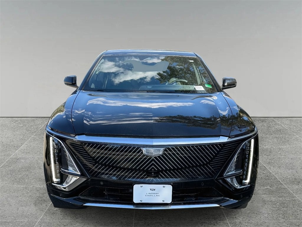 2025 Cadillac LYRIQ Luxury 1