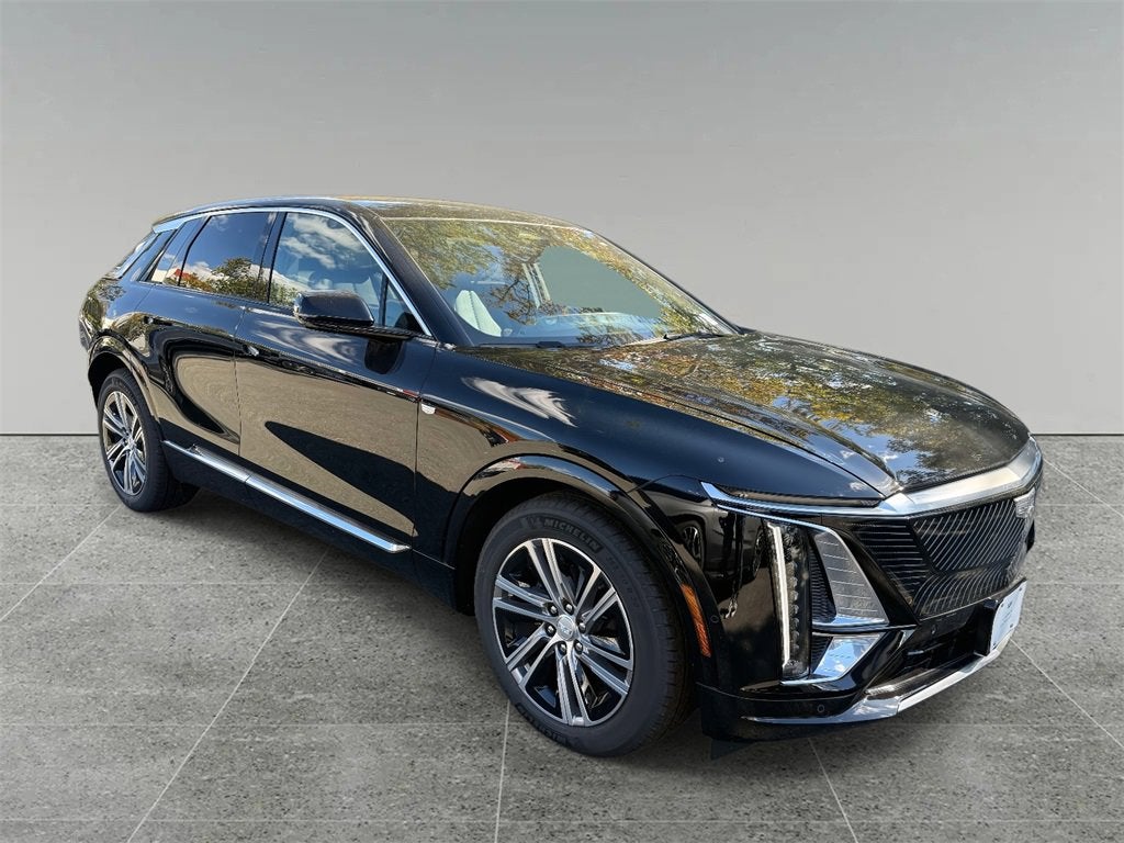 2025 Cadillac LYRIQ Luxury 1