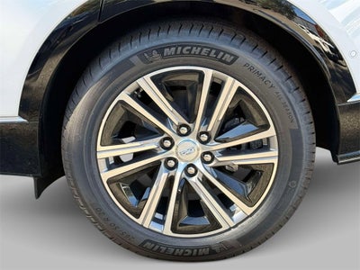 2025 Cadillac LYRIQ Luxury 1