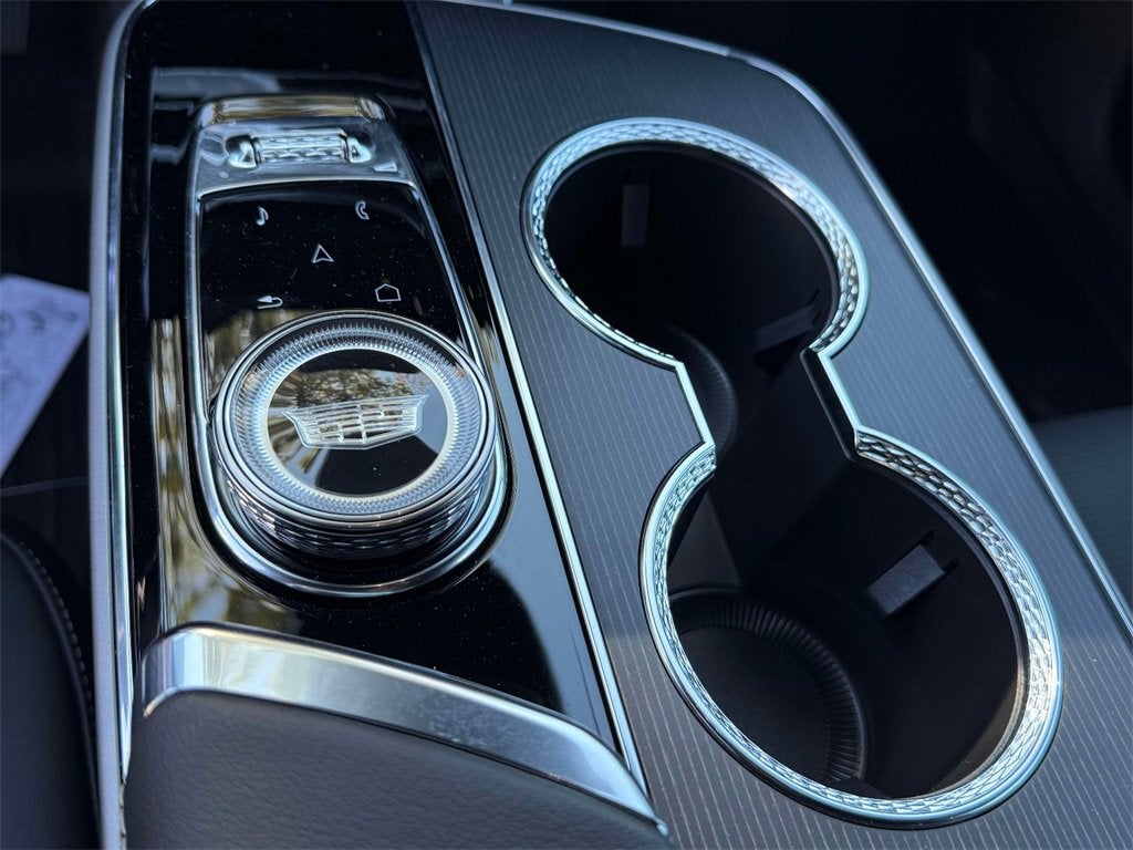 2025 Cadillac LYRIQ Luxury 1