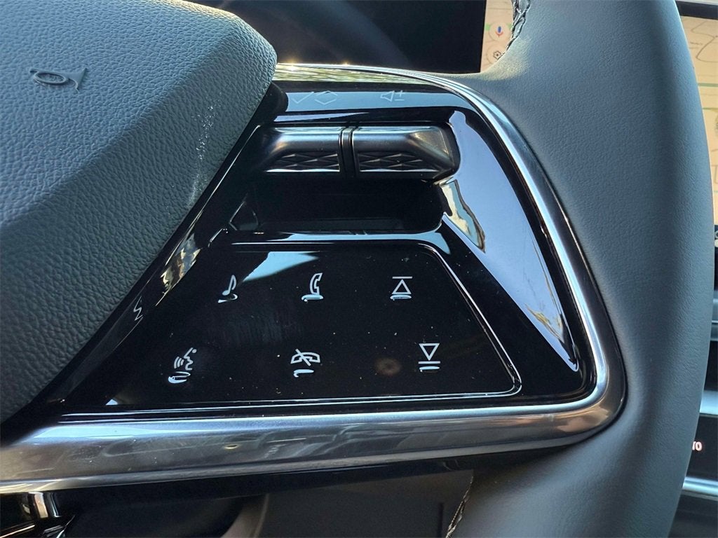 2025 Cadillac LYRIQ Luxury 1