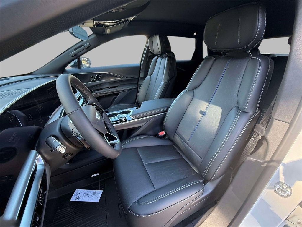 2025 Cadillac LYRIQ Luxury 1