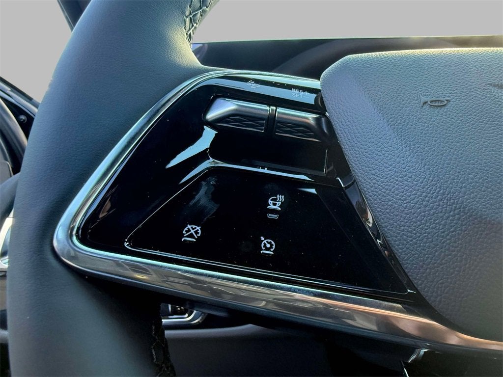 2025 Cadillac LYRIQ Luxury 1