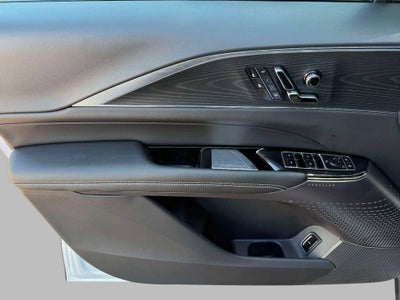 2025 Cadillac LYRIQ Luxury 1