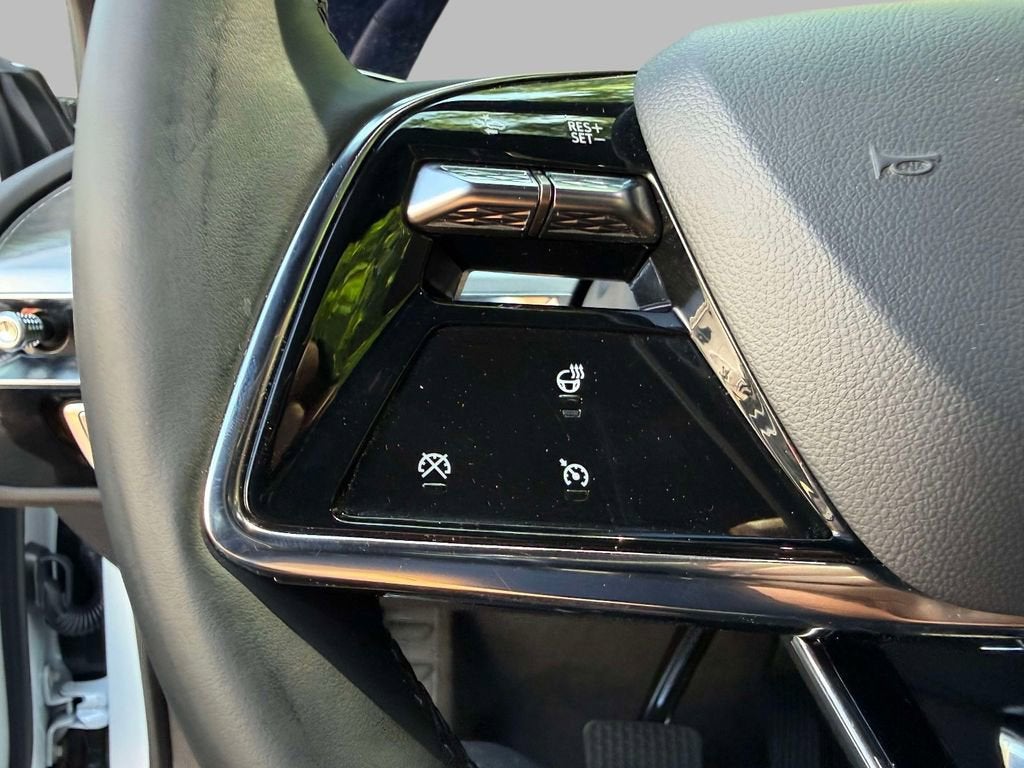 2025 Cadillac LYRIQ Luxury 1