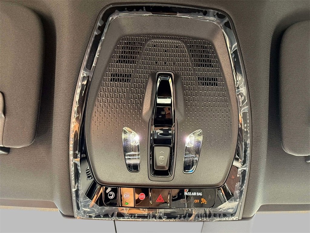 2025 Cadillac LYRIQ Luxury 1