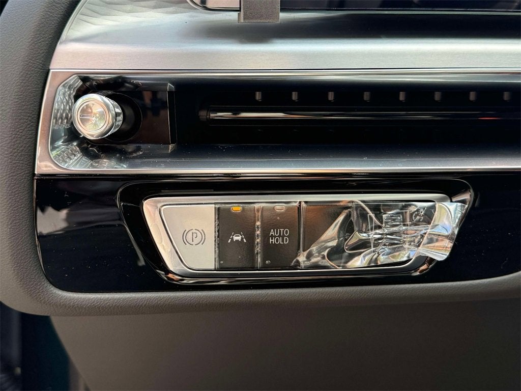 2025 Cadillac LYRIQ Luxury 1