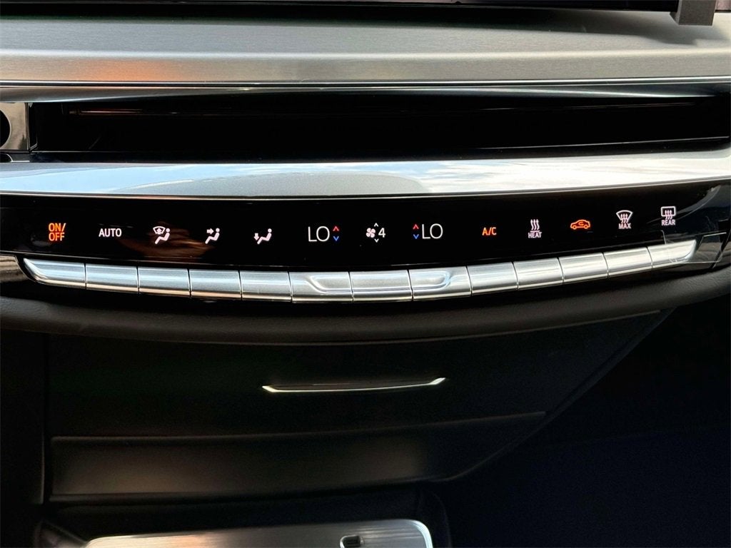 2025 Cadillac LYRIQ Luxury 1