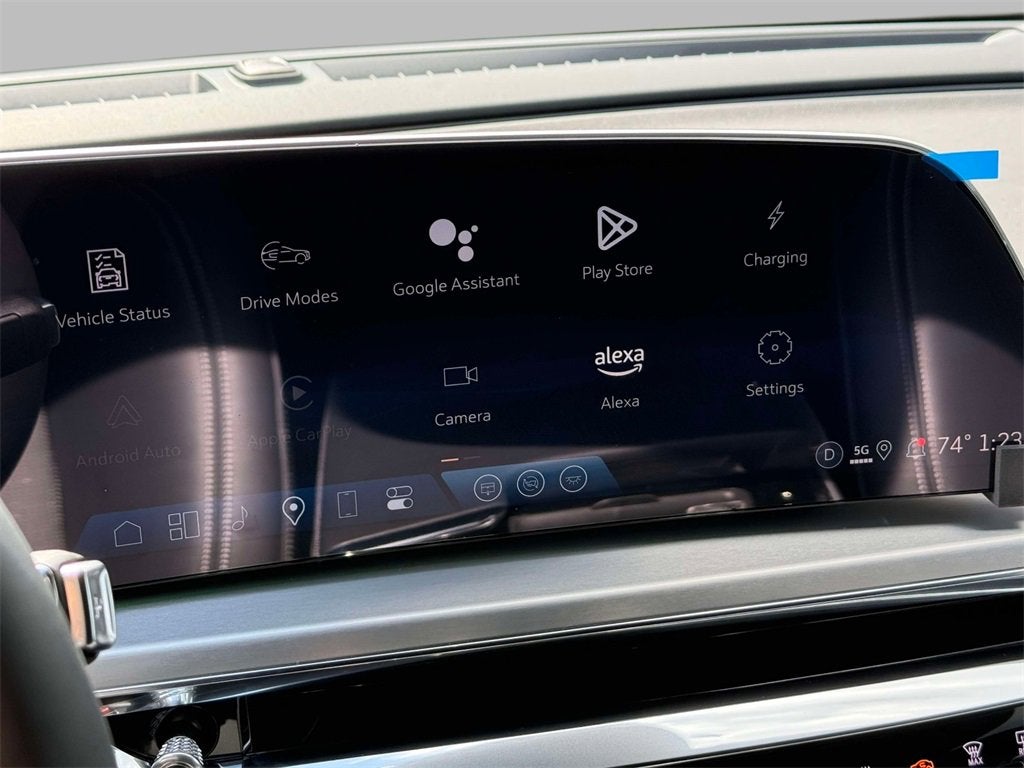 2025 Cadillac LYRIQ Luxury 1