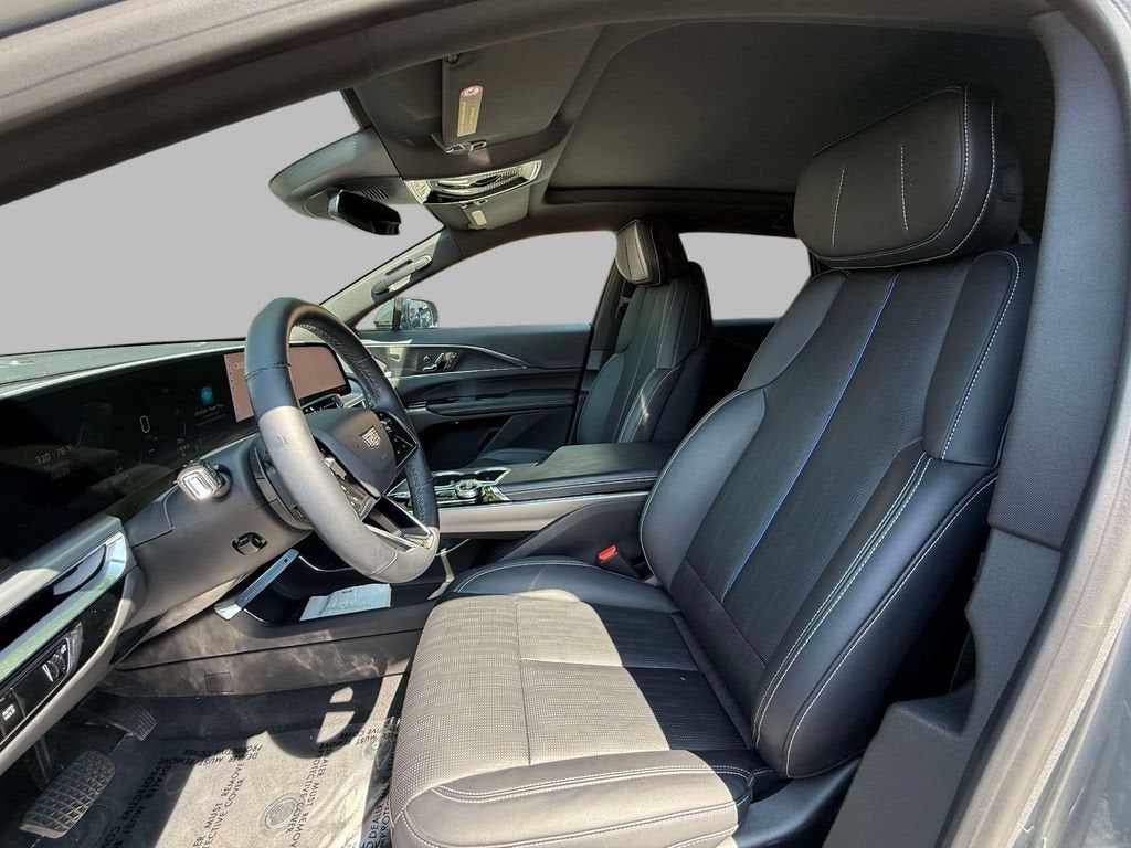 2024 Cadillac LYRIQ Luxury 1