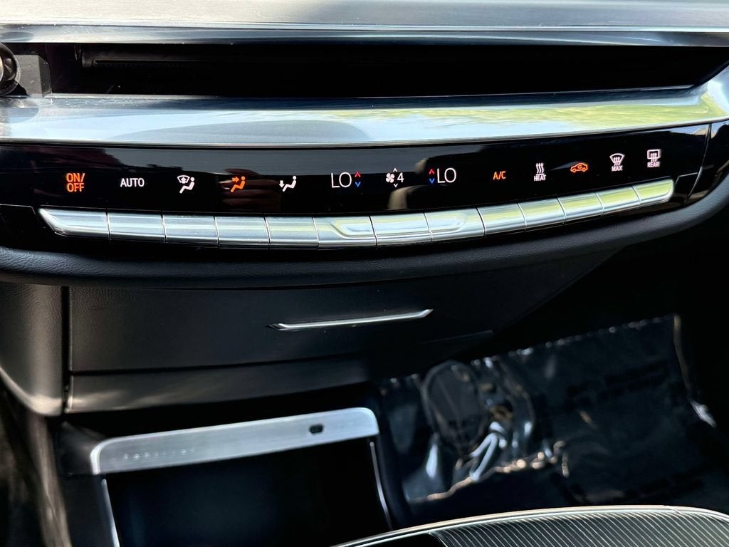 2024 Cadillac LYRIQ Luxury 1