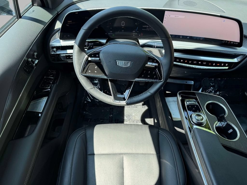 2024 Cadillac LYRIQ Luxury 1